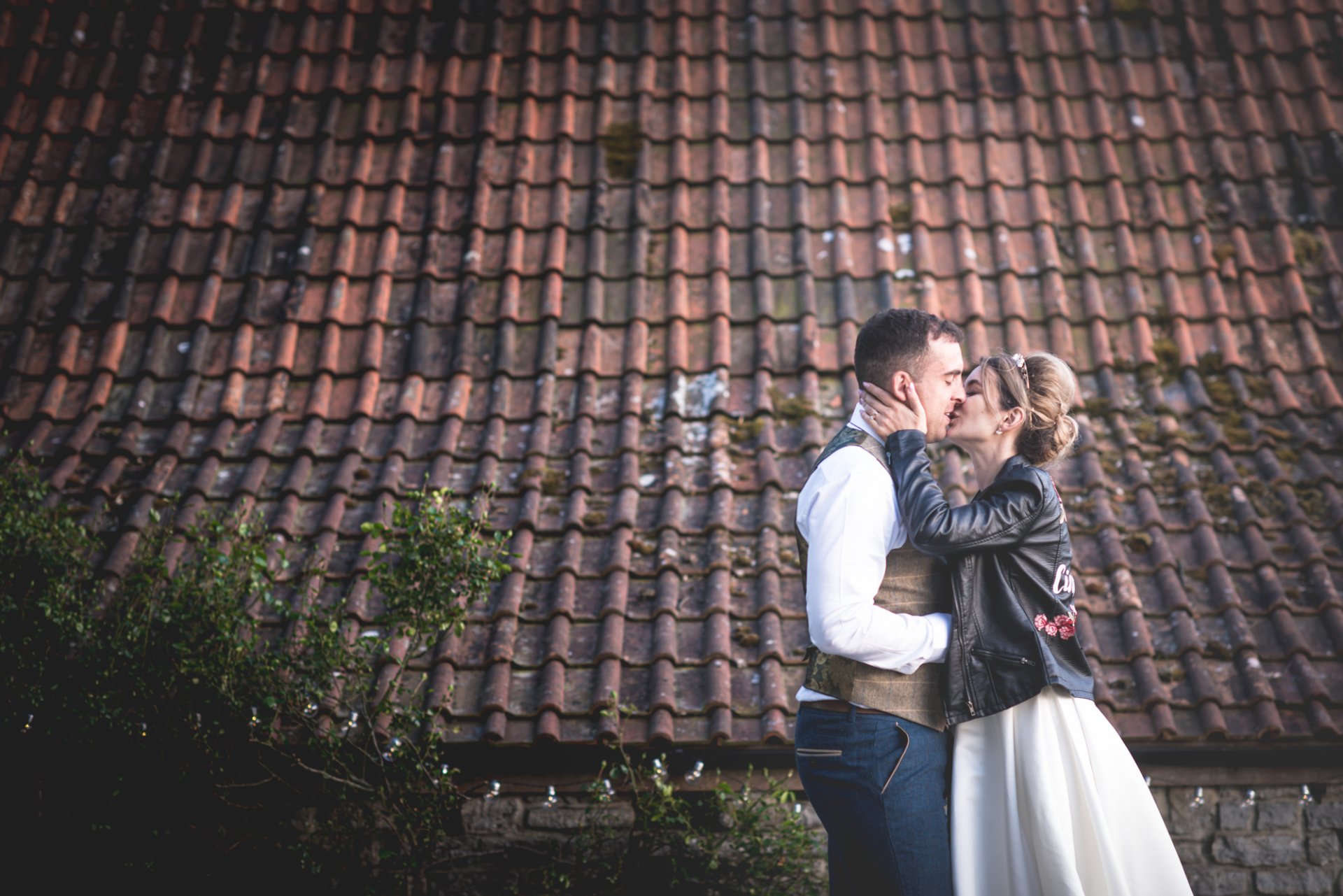 Relaxed Glastonbury wedding photography taken in the summer of 2019
